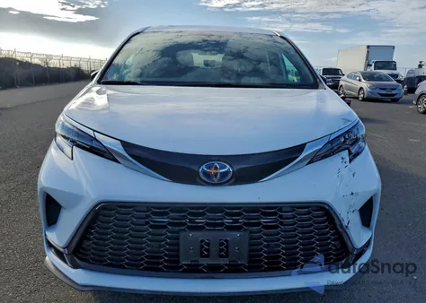 2024 Toyota Sienna Xse z USA, uszkodzony, nr VIN 5TDCRKEC2RS190279